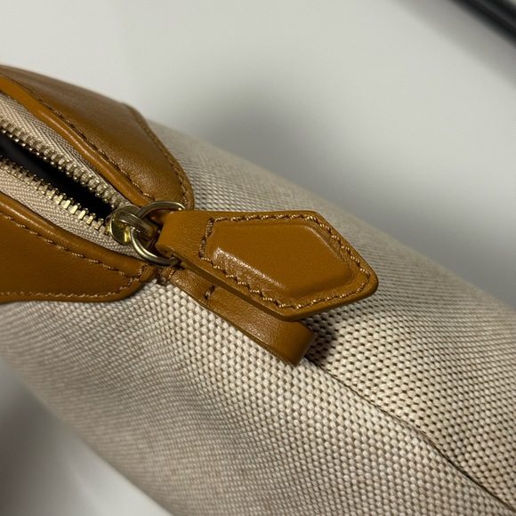 Paravel Toiletry Bag - Picture 16 of 17